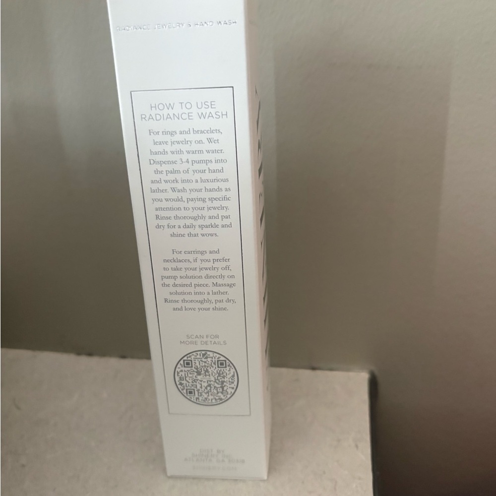 Radiance Wash - White and Silver - Picture 10 of 12